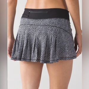 Lululemon Circuit Breaker Skirt (Tall)
Scatter Star Arctic Grey Black / Black